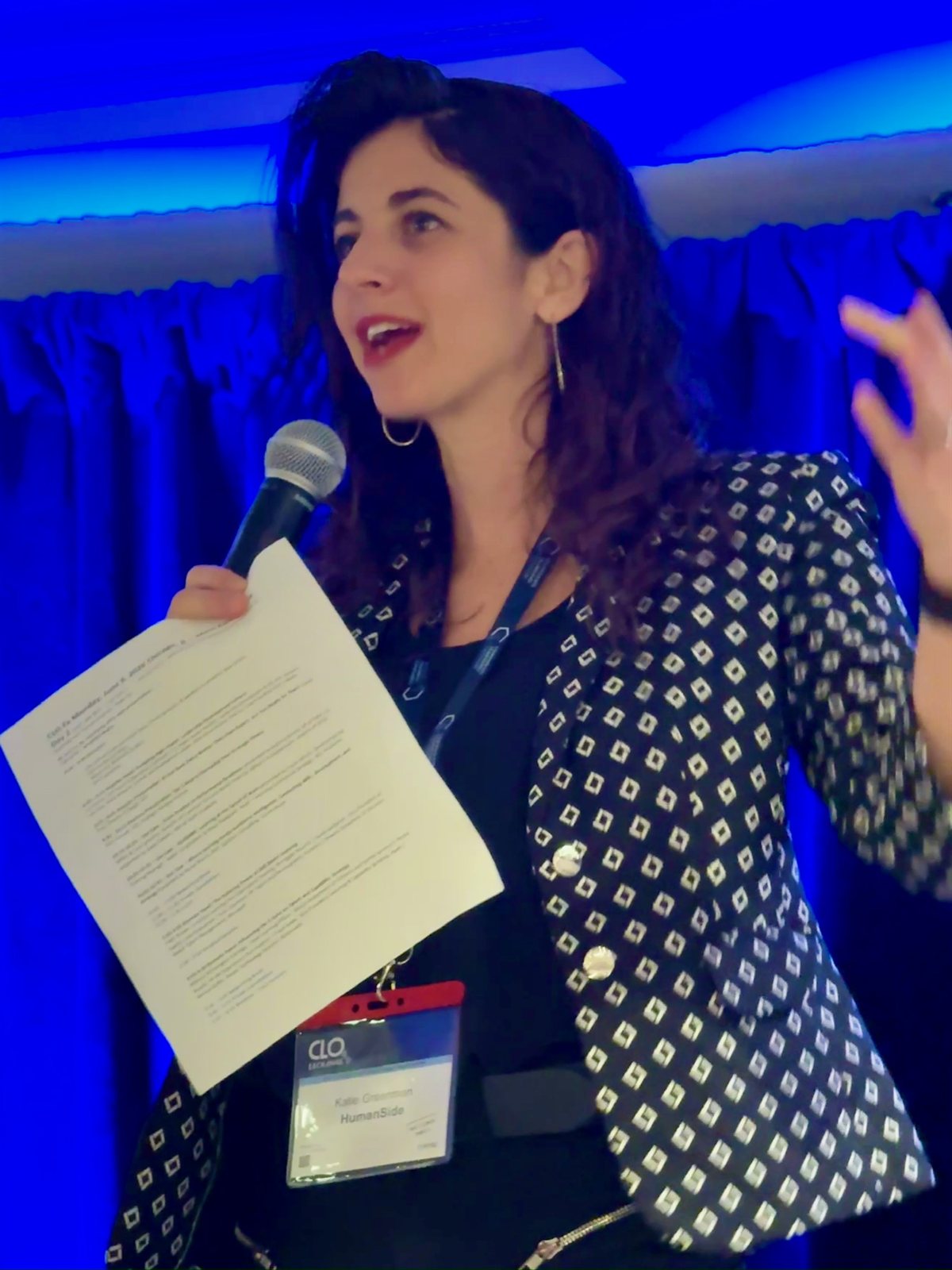 A HumanSide facilitator leading a live session